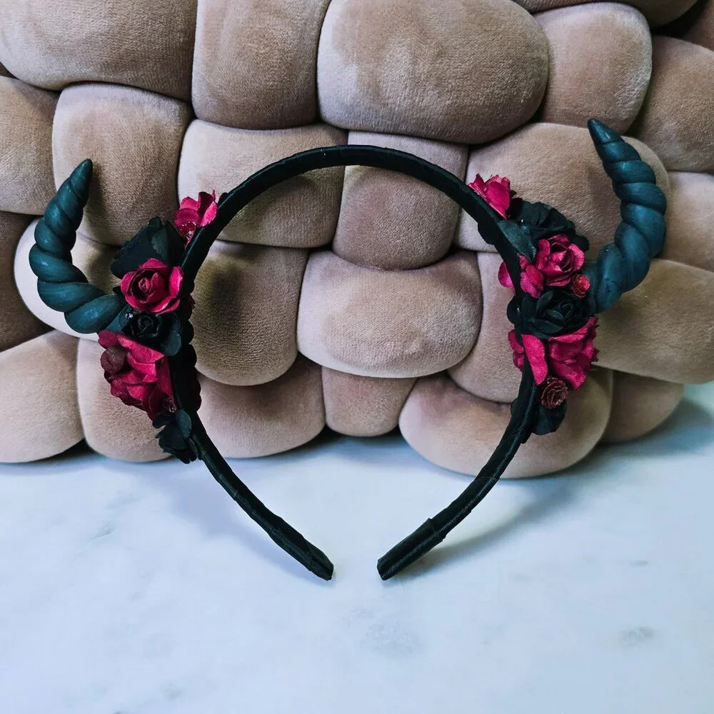 TASHA AUGUST Crimson Devil's Horns - Picture 2 of 4